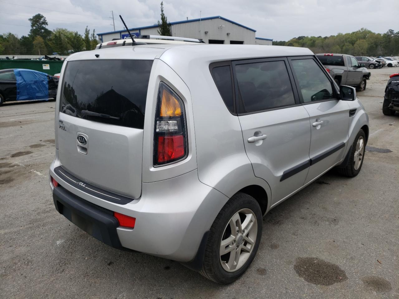 Photo 4 from auction – 2011 KIA SOUL + with VIN KNDJT2A23B7300584