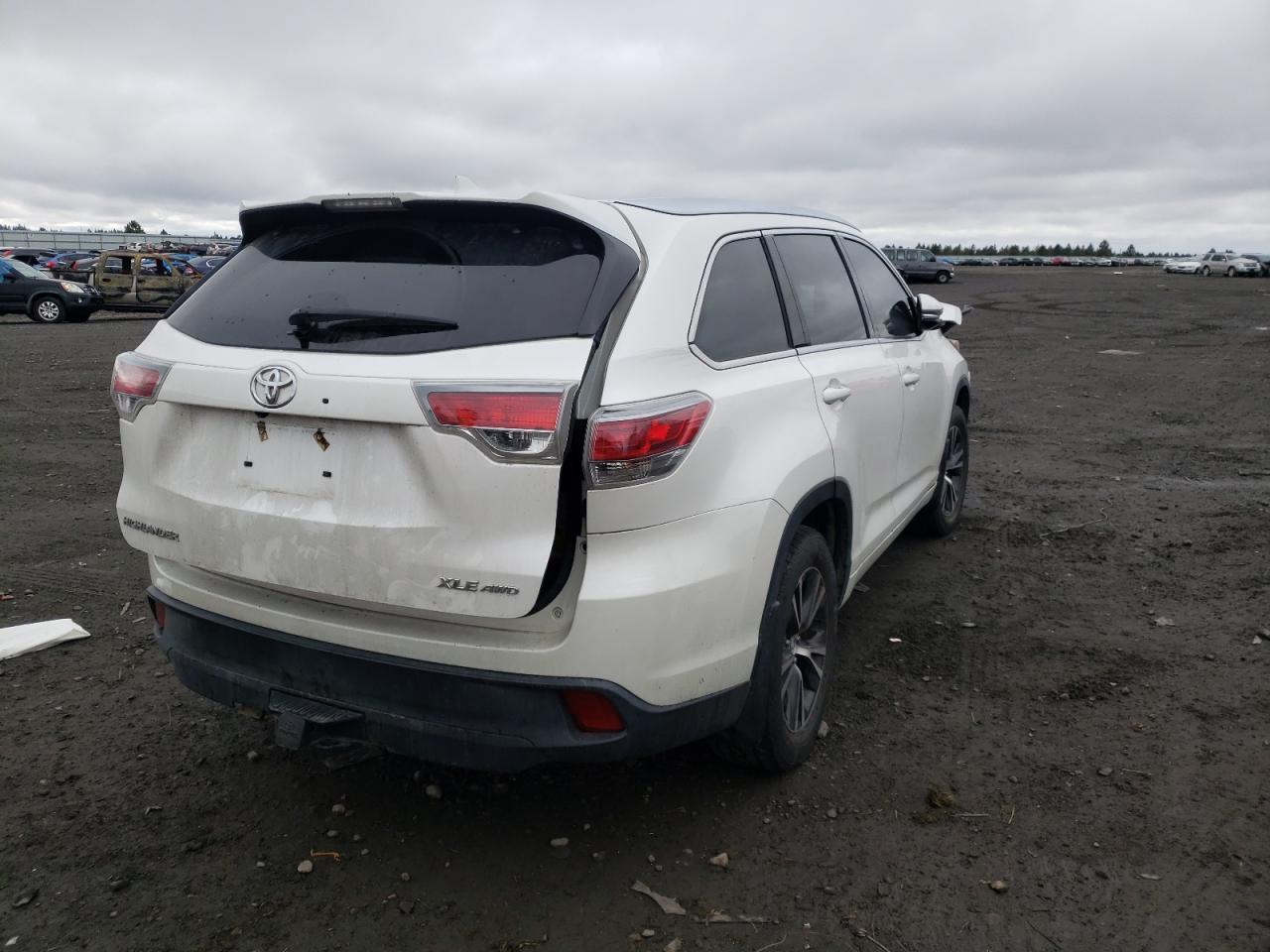 Foto 4 de la subasta – 2016 TOYOTA HIGHLANDER con VIN 5TDJKRFH4GS273756