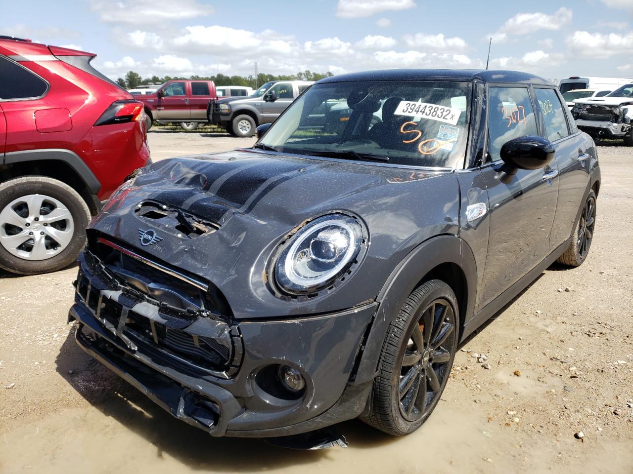 Photo 2 from auction – 2021 MINI COOPER S with VIN WMWXU9C09M2N54180