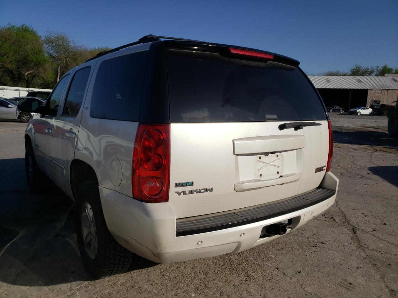 Photo 3 from auction – 2011 GMC YUKON SLT with VIN 1GKS2CE05BR338381