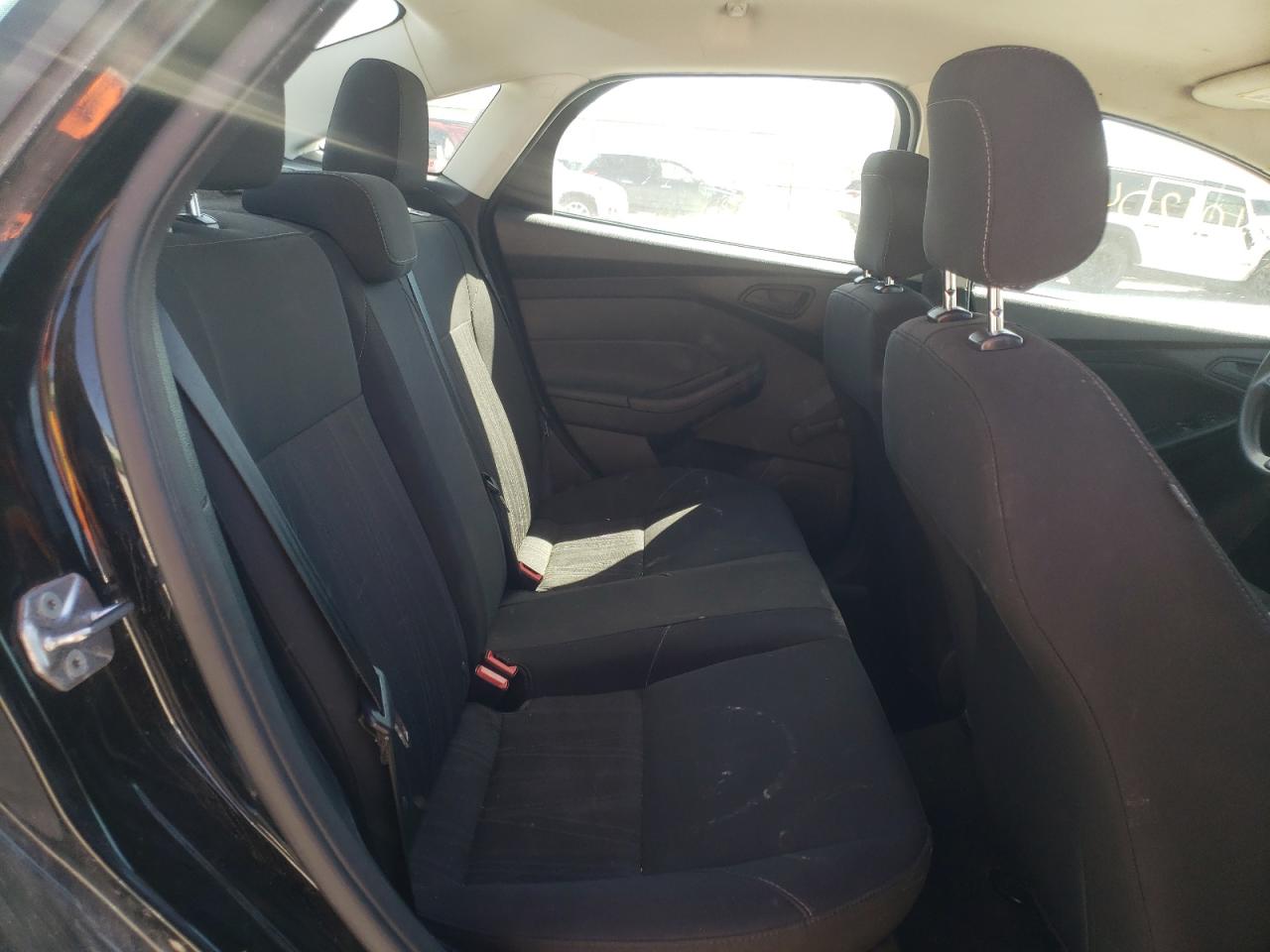 Photo 6 from auction – 2017 FORD FOCUS S with VIN 1FADP3E21HL214214