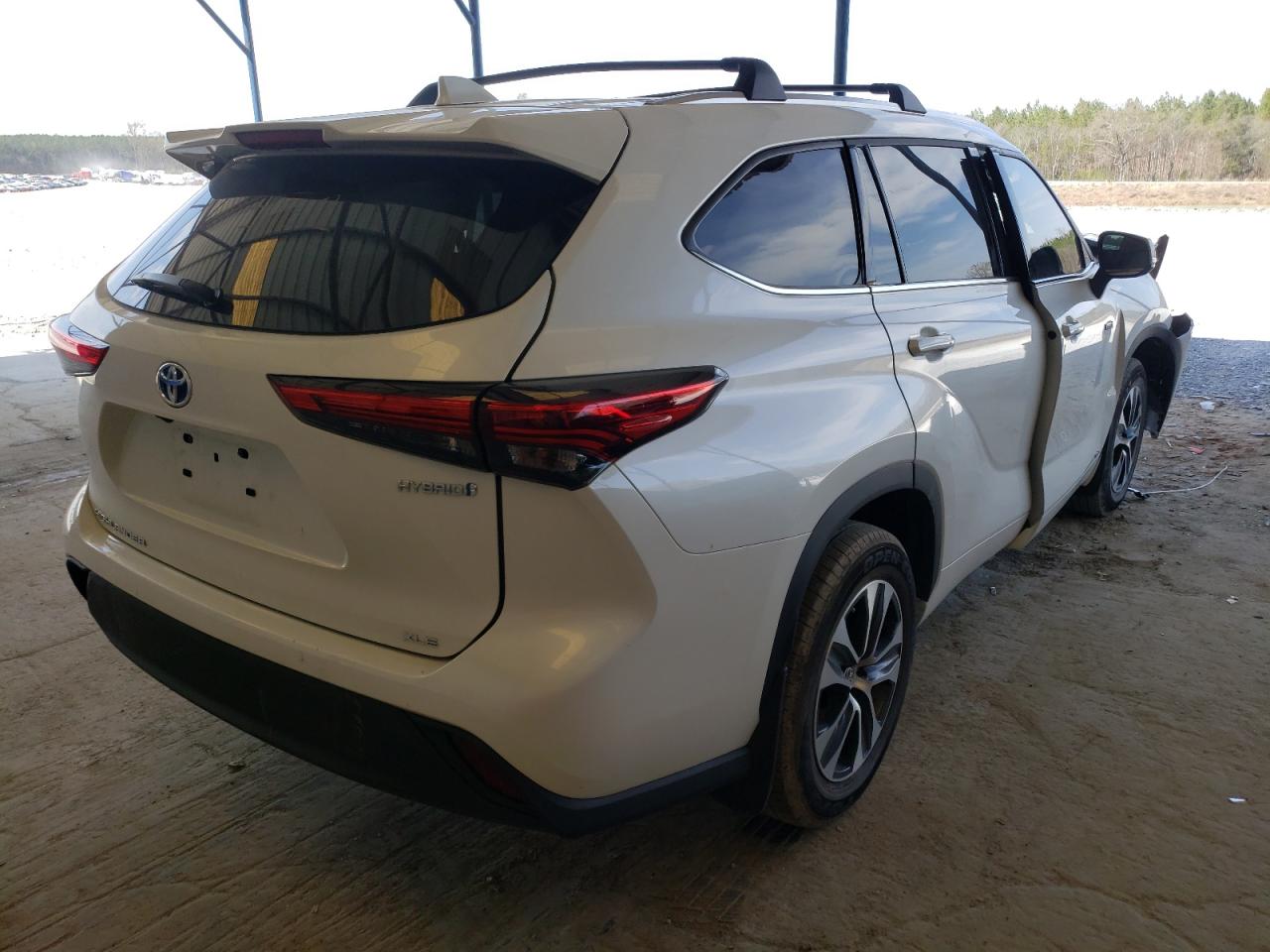 Photo 4 from auction – 2021 TOYOTA HIGHLANDER with VIN 5TDGBRCH8MS527222