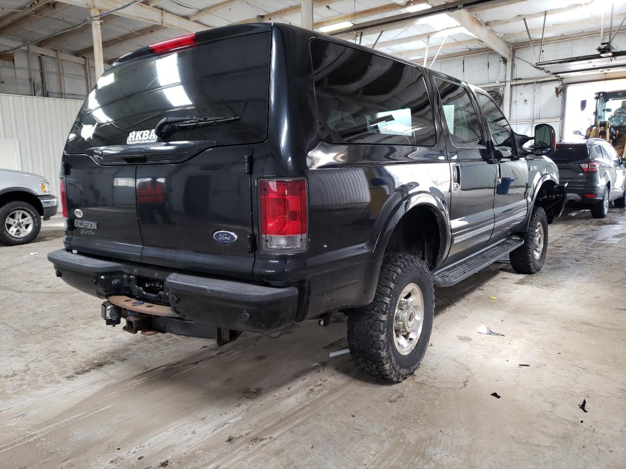 Photo 4 from auction – 2005 FORD EXCURSION with VIN 1FMNU43S35EC66231