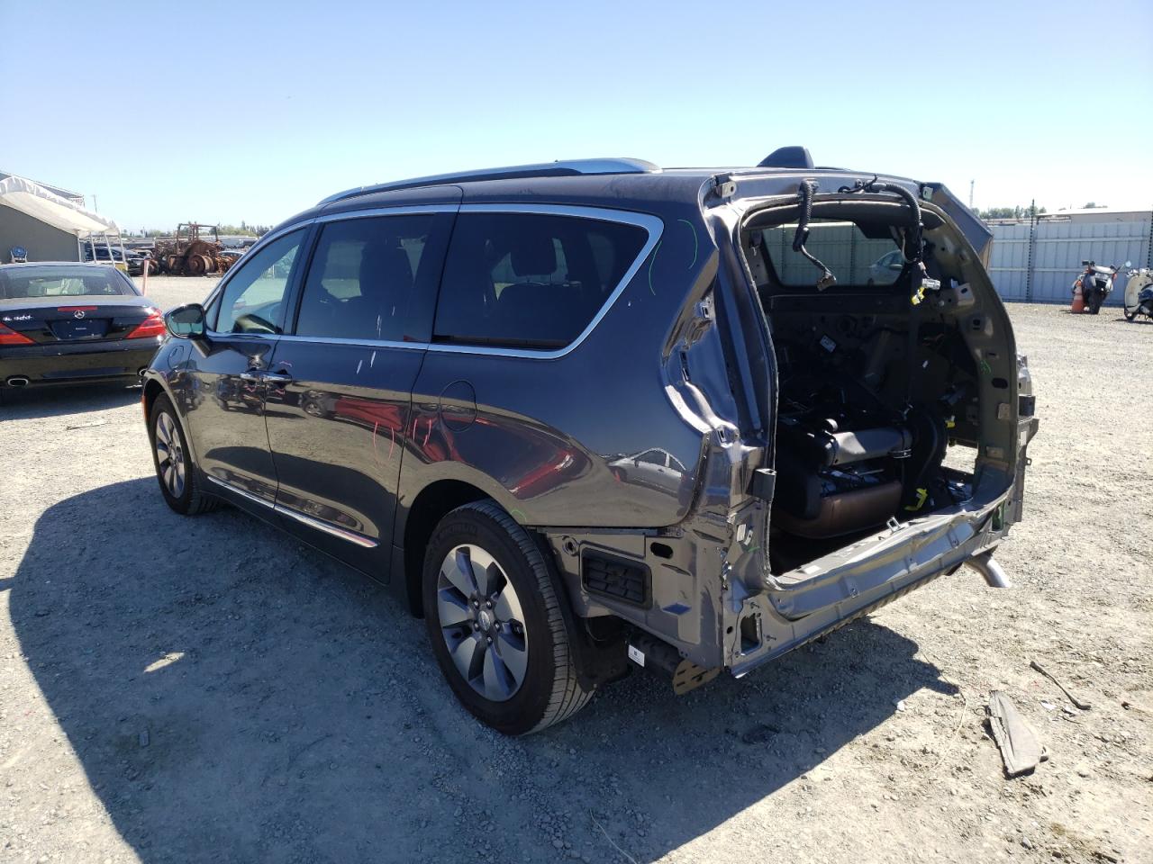 Photo 3 from auction – 2020 CHRYSLER PACIFICA H with VIN 2C4RC1N73LR251051