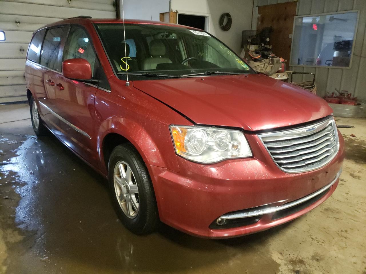 CHRYSLER TOWN & COU 2013 with VIN 2C4RC1BG8DR525866 - Photo from auction
