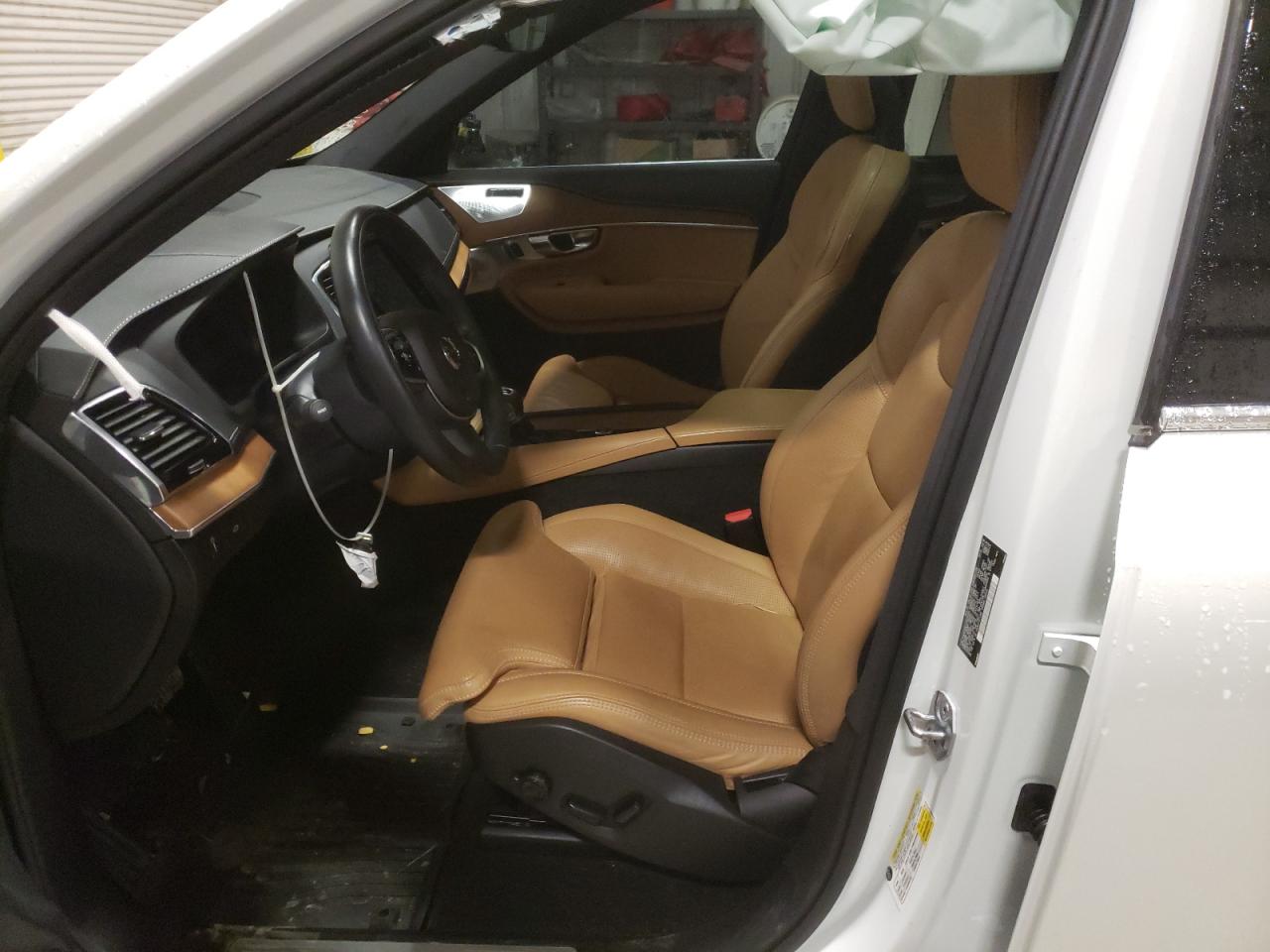 Photo 5 from auction – 2018 VOLVO XC90 T6 with VIN YV4A22PL2J1376153