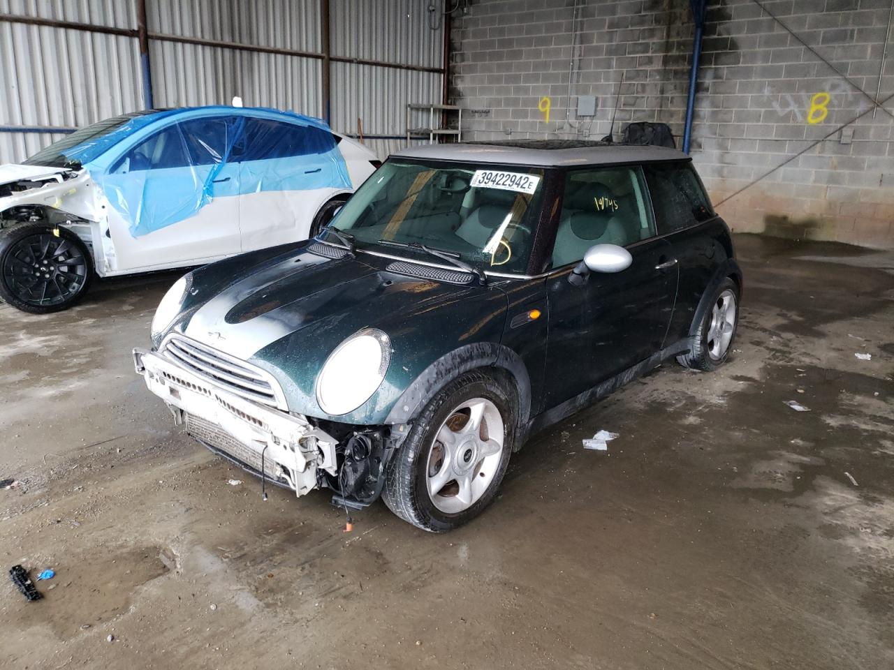 Photo 2 from auction – 2006 MINI COOPER with VIN WMWRC33536TK67712