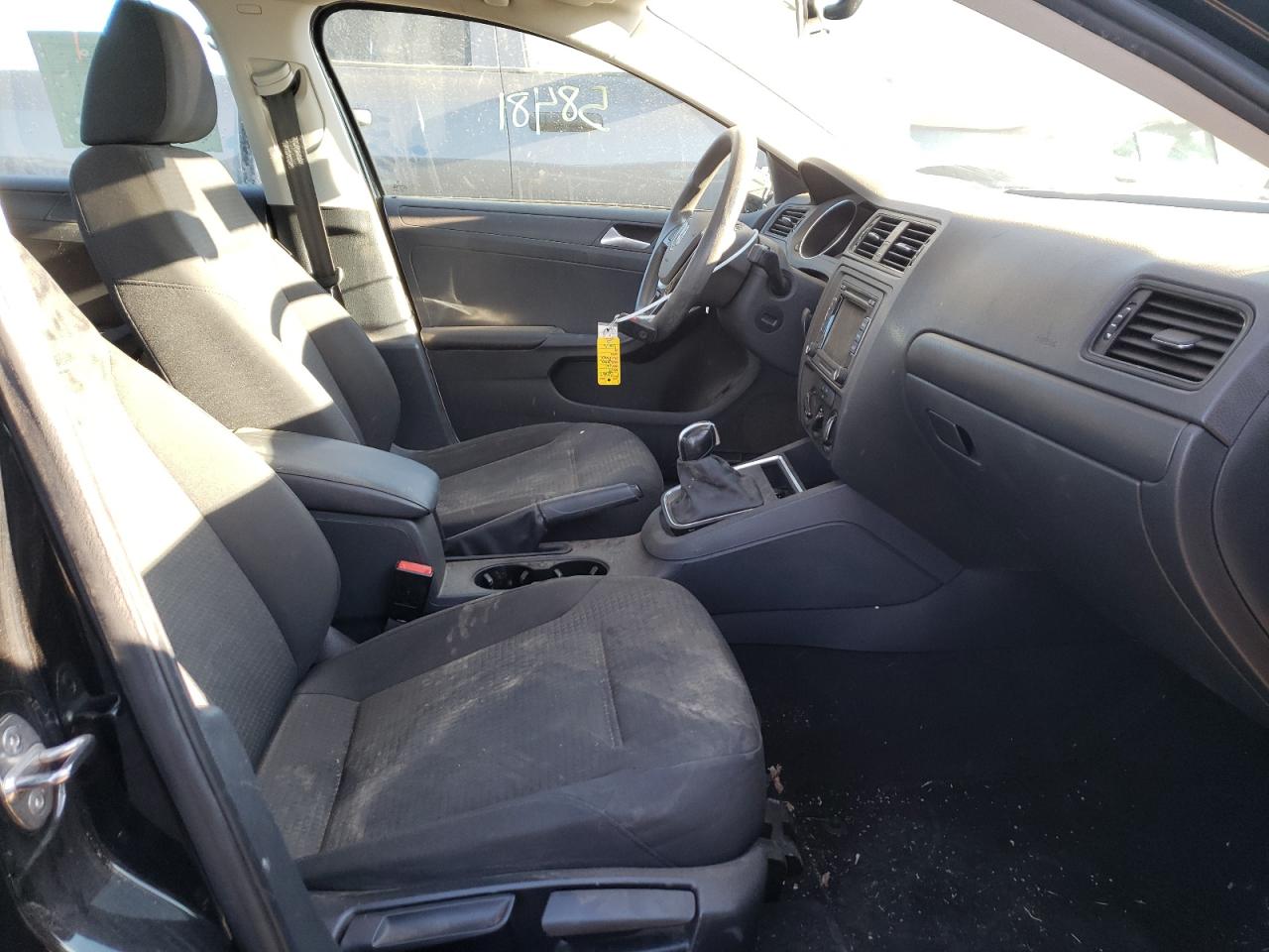 Photo 5 from auction – 2015 VOLKSWAGEN JETTA BASE with VIN 3VW2K7AJ2FM418579