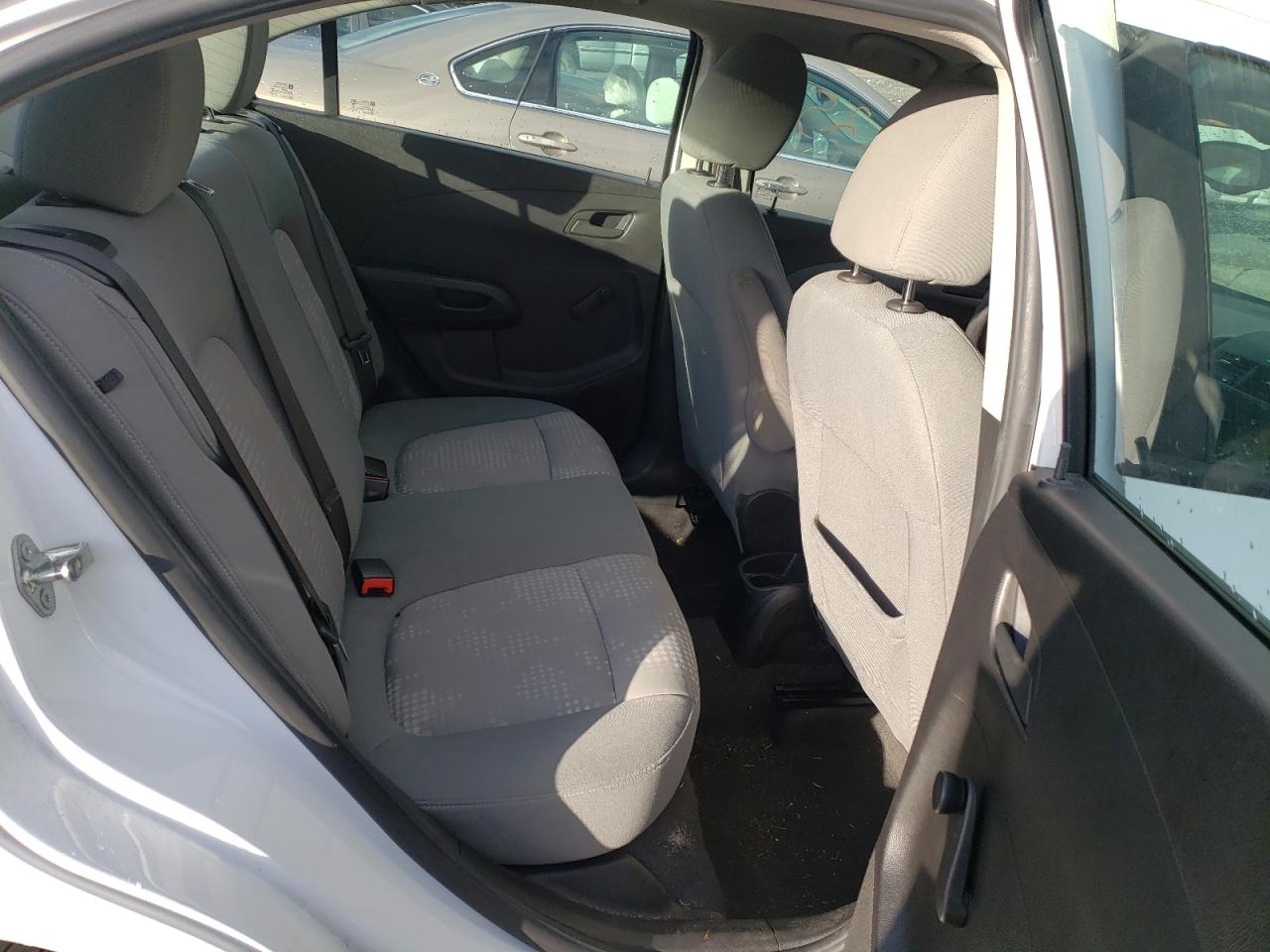 Photo 6 from auction – 2015 CHEVROLET SONIC LS with VIN 1G1JA5SH4F4220012