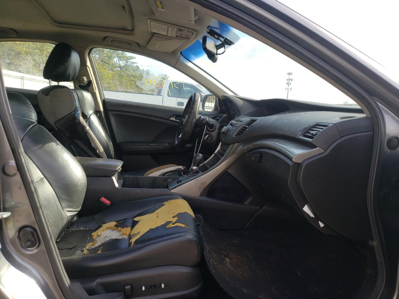 Photo 5 from auction – 2010 ACURA TSX with VIN JH4CU2F60AC036813