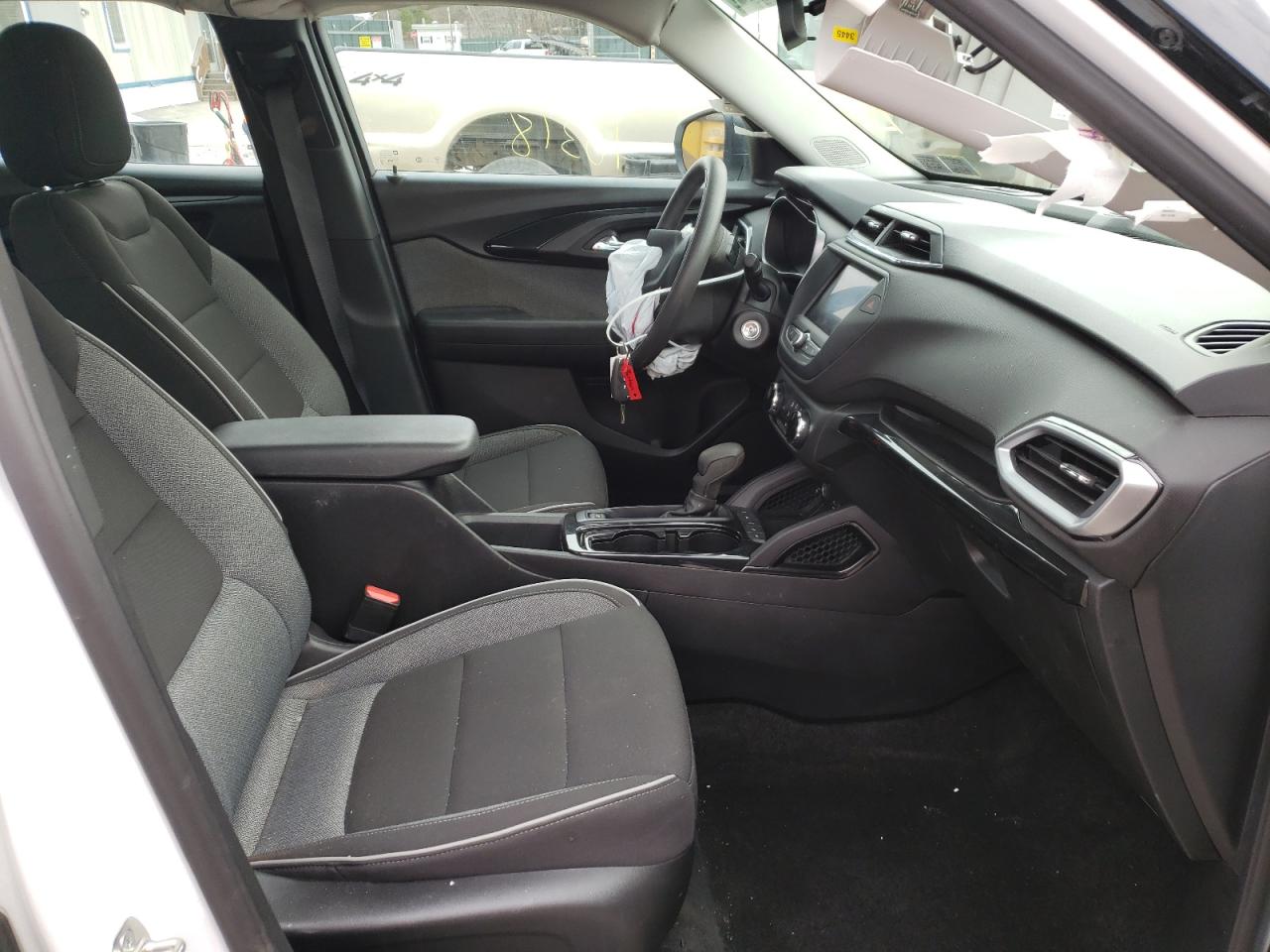 Photo 5 from auction – 2021 CHEVROLET TRAILBLAZE with VIN KL79MNSL9MB030041