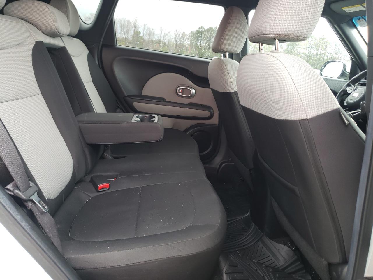 Photo 6 from auction – 2014 KIA SOUL with VIN KNDJN2A24E7741347