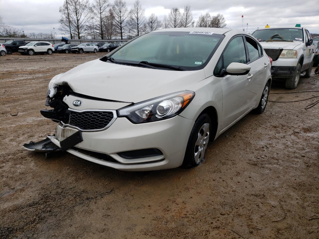 Photo 2 from auction – 2015 KIA FORTE LX with VIN KNAFK4A64F5400604