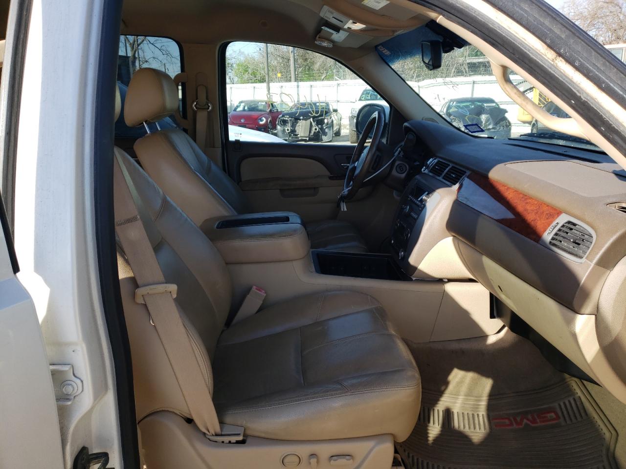 Photo 5 from auction – 2011 GMC YUKON SLT with VIN 1GKS2CE05BR338381
