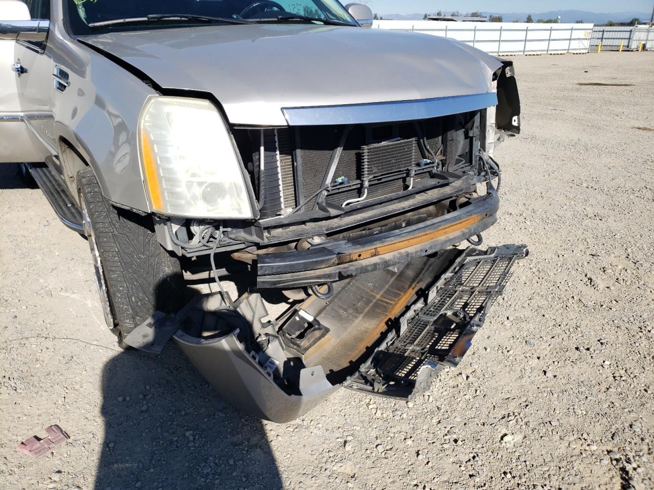 Photo 9 from auction – 2007 CADILLAC ESCALADE L with VIN 1GYFK63837R165758