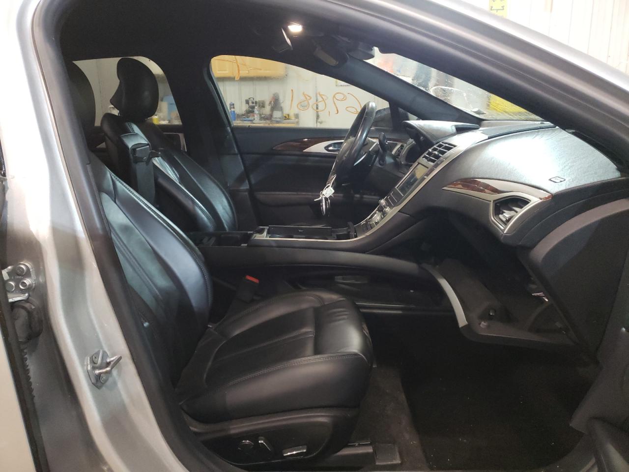 Photo 5 from auction – 2017 LINCOLN MKZ SELECT with VIN 3LN6L5C97HR657636