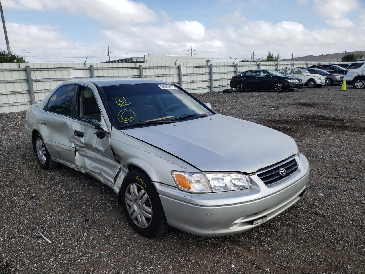 Photo 1 from auction – 2000 TOYOTA CAMRY LE with VIN 4T1BF22K7YU102946