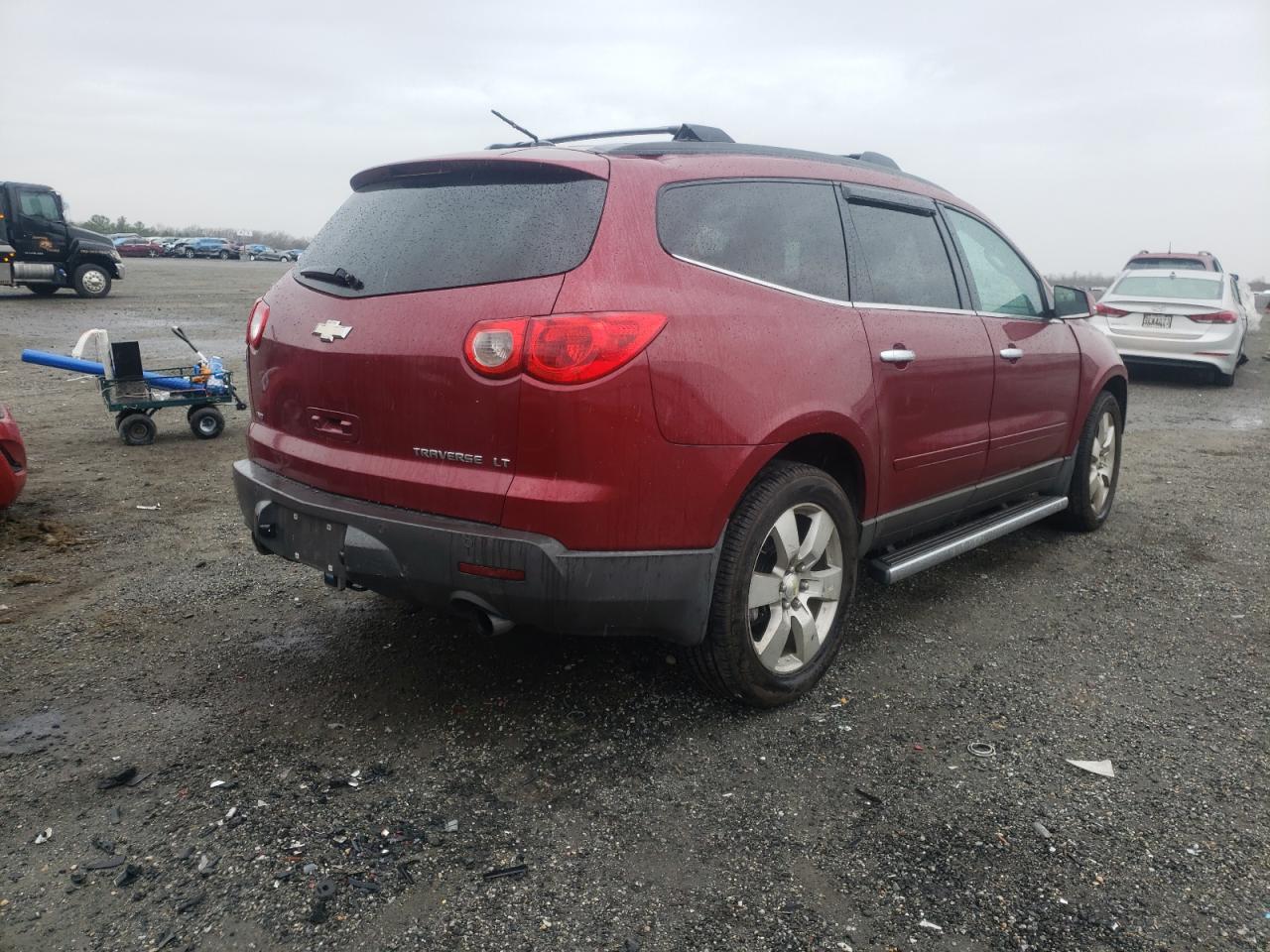 Photo 4 from auction – 2011 CHEVROLET TRAVERSE L with VIN 1GNKVGED0BJ323211