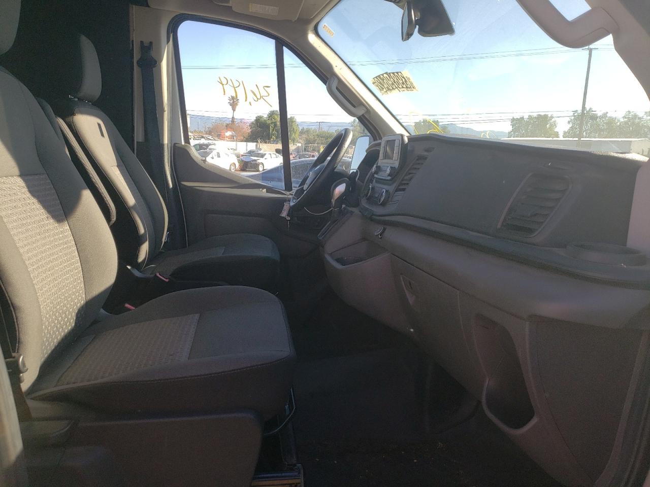 Photo 5 from auction – 2020 FORD TRANSIT T- with VIN 1FTBR2C85LKA40272