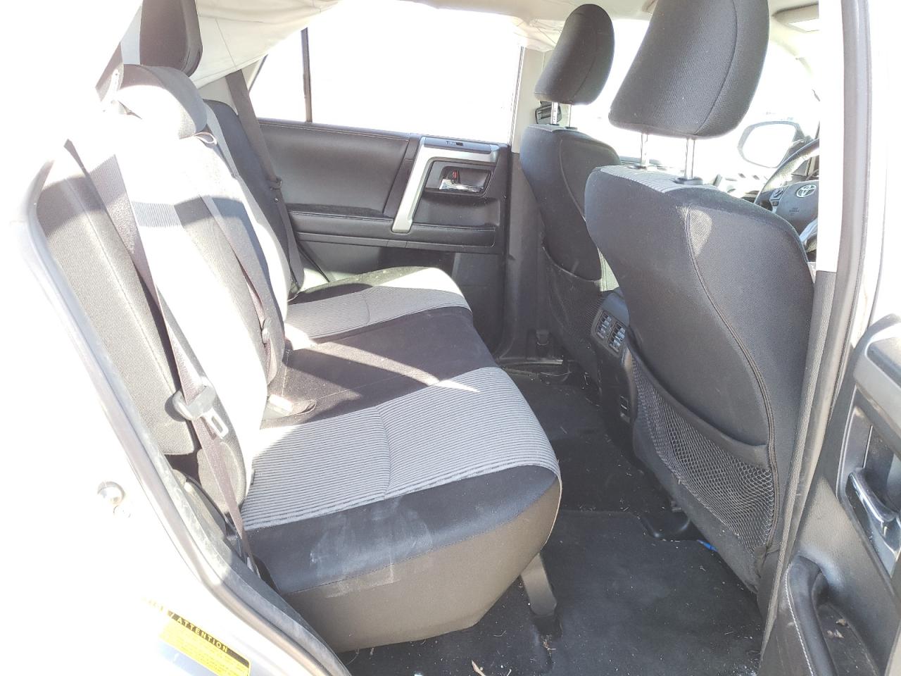 Photo 6 from auction – 2016 TOYOTA 4RUNNER SR with VIN JTEZU5JR8G5129165