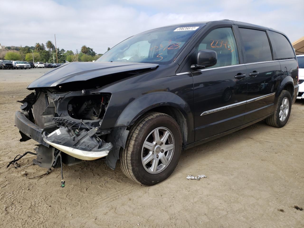 Photo 2 from auction – 2012 CHRYSLER TOWN & COU with VIN 2C4RC1BG6CR410410