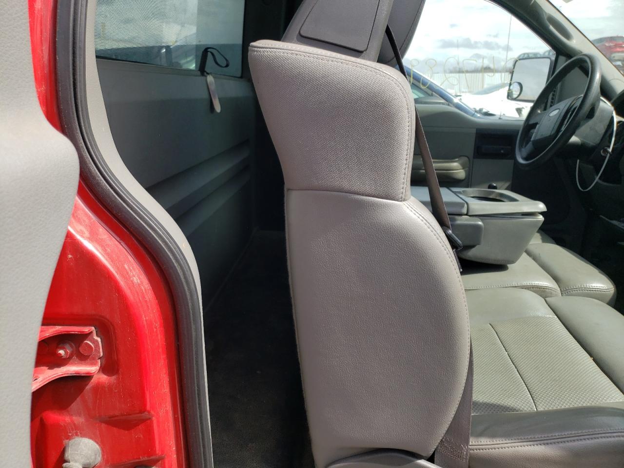 Zdjęcie 6 z aukcji – 2004 FORD F150 z VIN 1FTRF12W04NB78769