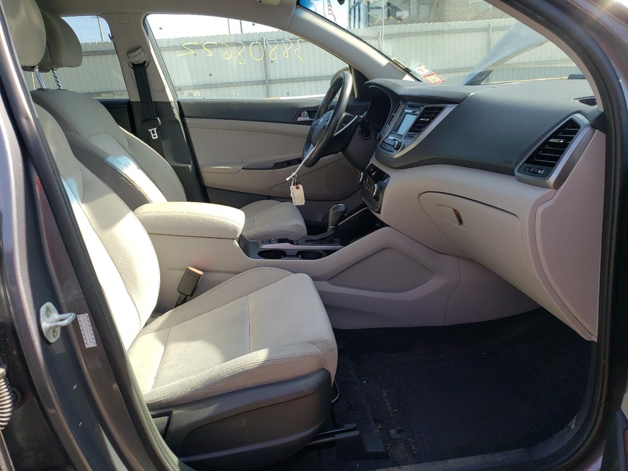 Photo 5 from auction – 2016 HYUNDAI TUCSON LIM with VIN KM8J3CA20GU145180