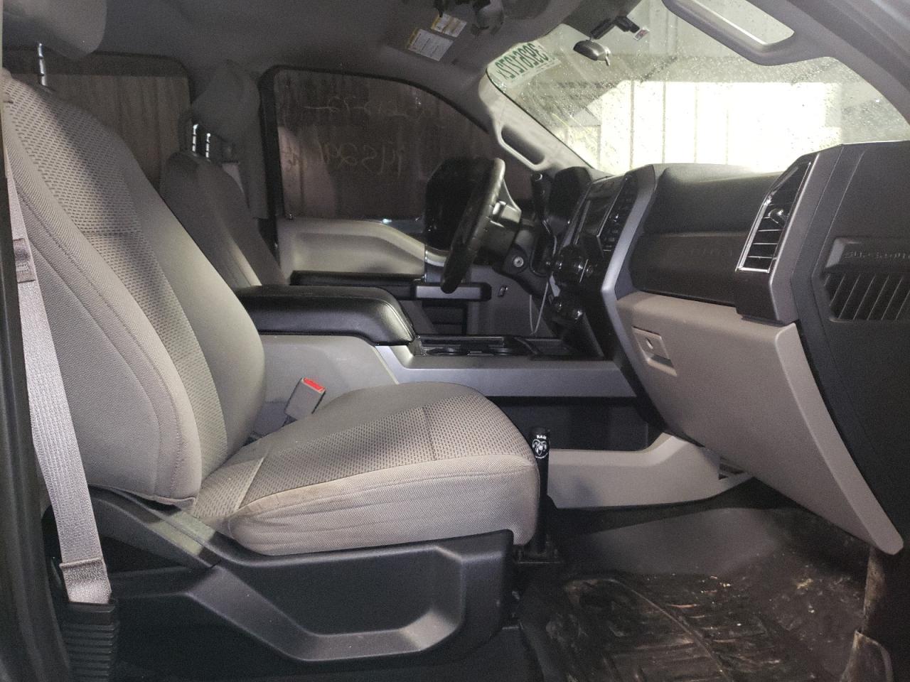 Photo 5 from auction – 2017 FORD F350 SUPER with VIN 1FT8W3B62HEB58522