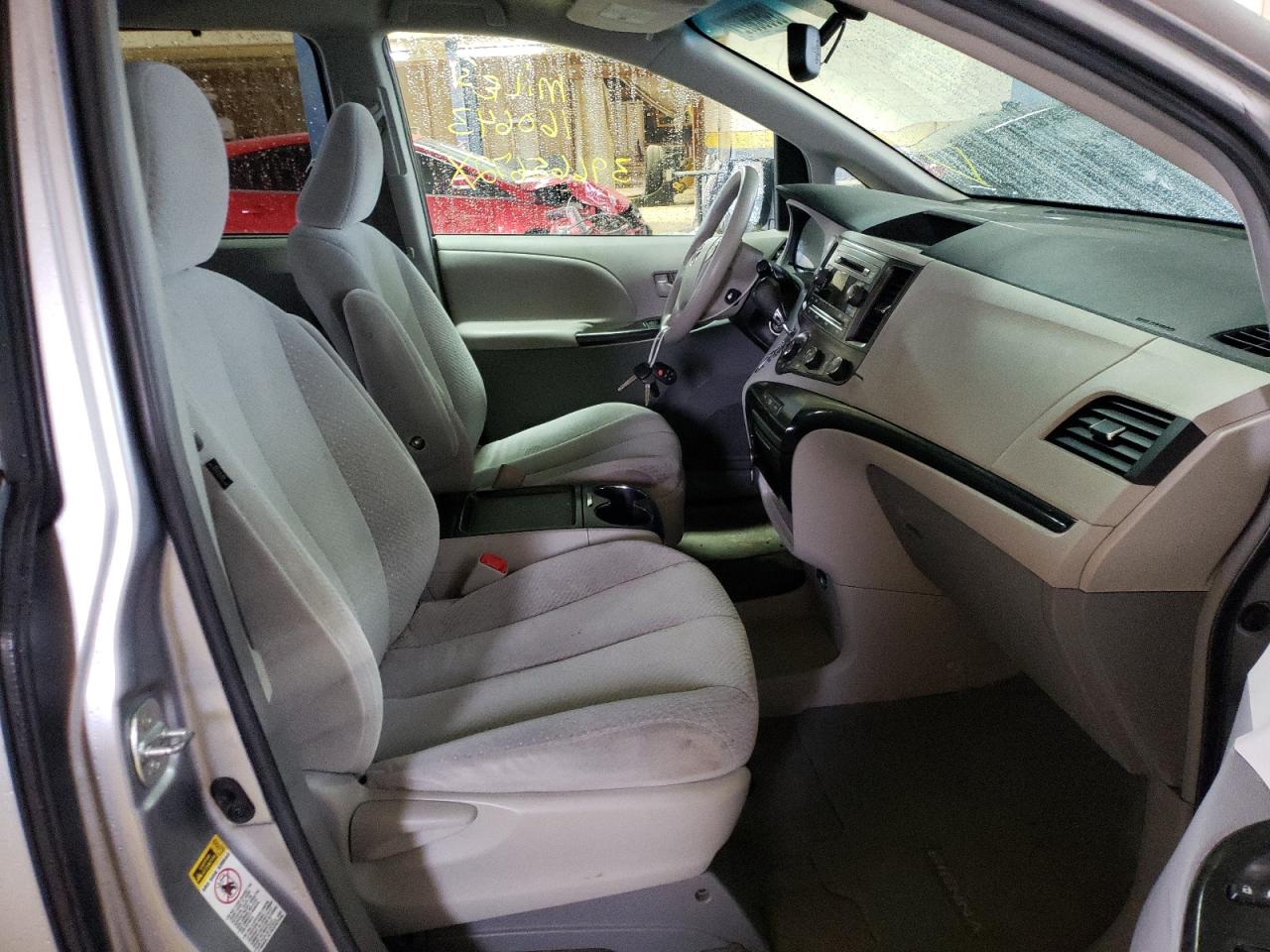 Photo 5 from auction – 2011 TOYOTA SIENNA LE with VIN 5TDKK3DC3BS002687