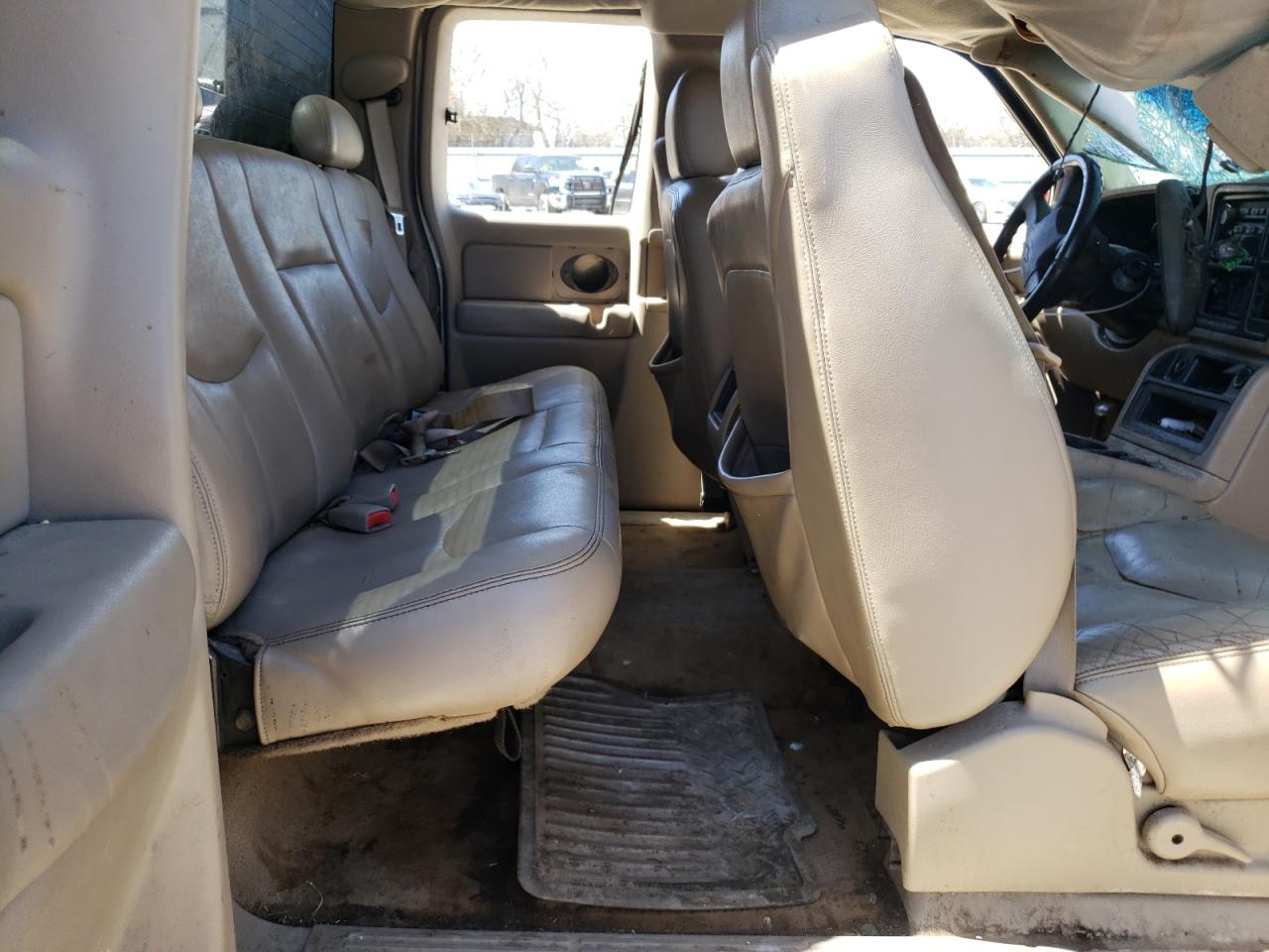 Photo 6 from auction – 2003 CHEVROLET SILVERADO with VIN 1GCEK19T83E126052