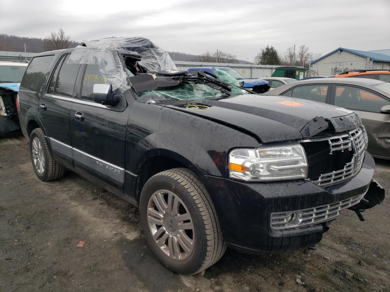 LINCOLN NAVIGATOR 2011 with VIN 5LMJJ2J55BEJ03307 - Photo from auction