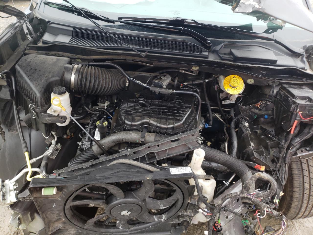 Photo 7 from auction – 2015 CHRYSLER TOWN & COU with VIN 2C4RC1CG2FR742699