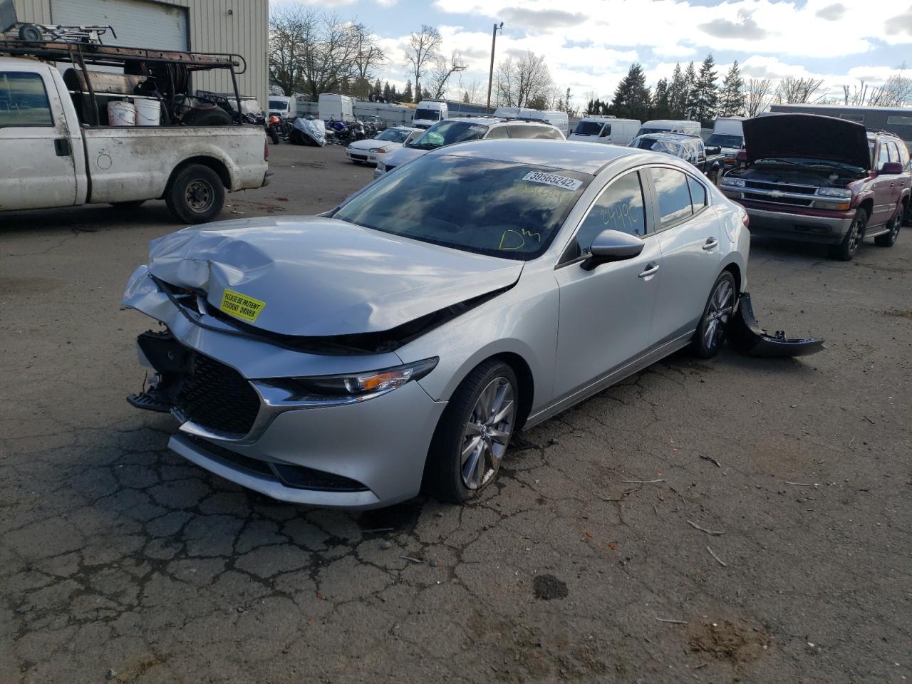 Photo 2 from auction – 2019 MAZDA 3 PREFERRE with VIN JM1BPACL8K1109643