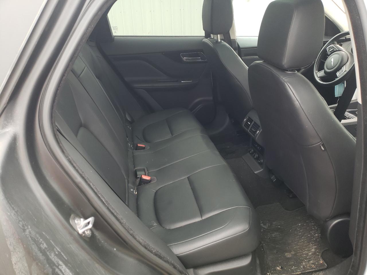 Photo 6 from auction – 2017 JAGUAR F-PACE PRE with VIN SADCJ2BV2HA882393