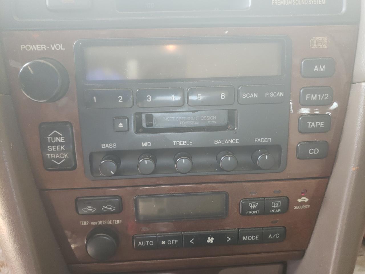 Photo 9 from auction – 2000 LEXUS ES 300 with VIN JT8BF28G8Y5099796