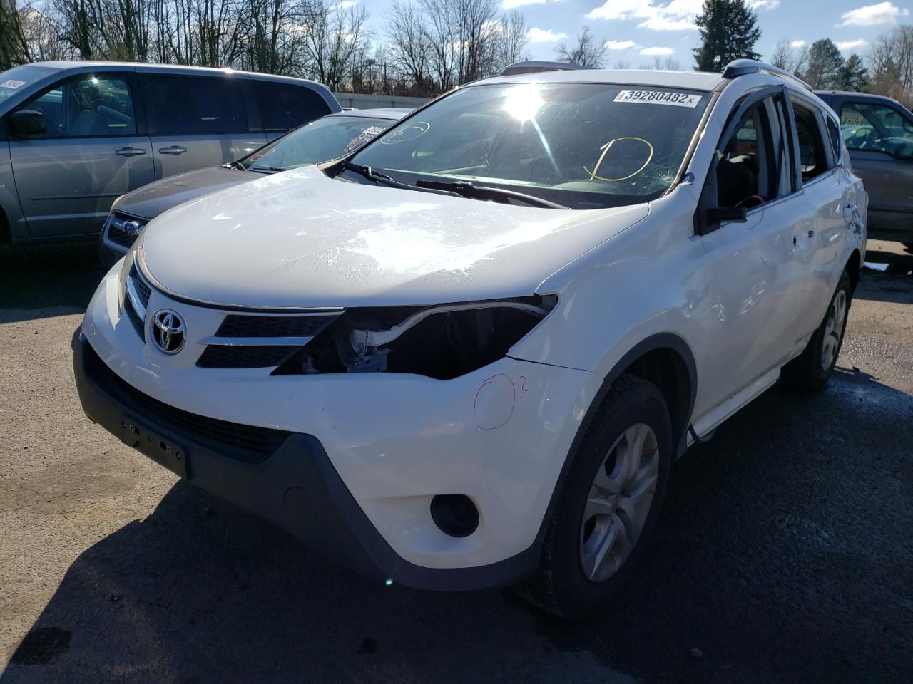 Photo 2 from auction – 2014 TOYOTA RAV4 LE with VIN JTMBFREV8EJ006596
