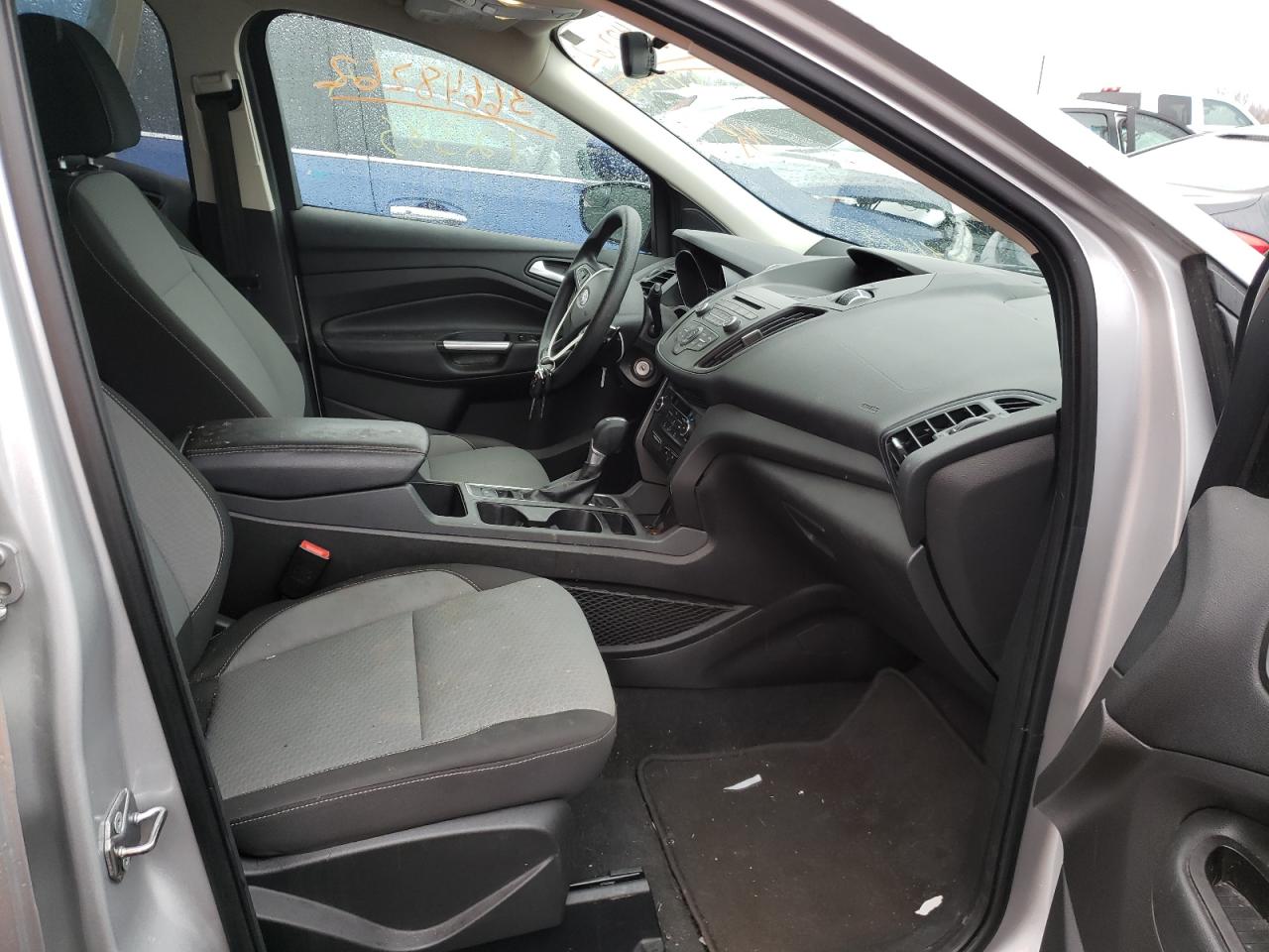 Photo 5 from auction – 2017 FORD ESCAPE SE with VIN 1FMCU0G97HUC81171