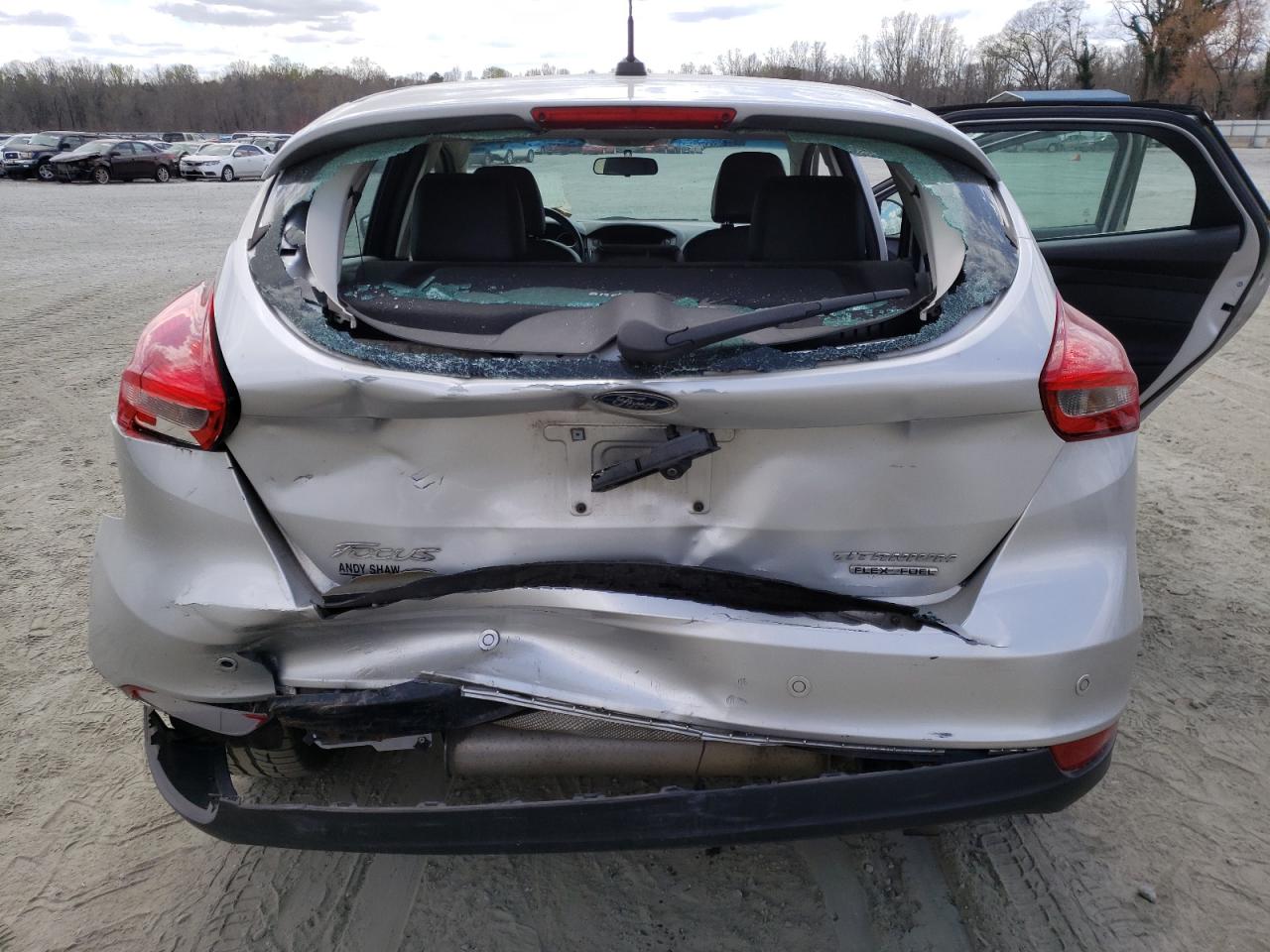 Photo 9 from auction – 2016 FORD FOCUS with VIN 1FADP3N25GL318204