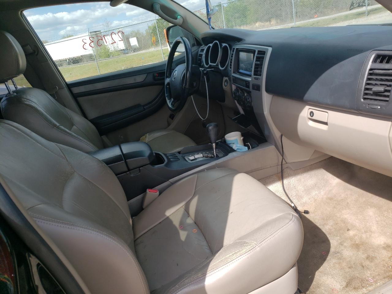 Photo 5 from auction – 2005 TOYOTA 4RUNNER SR with VIN JTEZU14R950043913