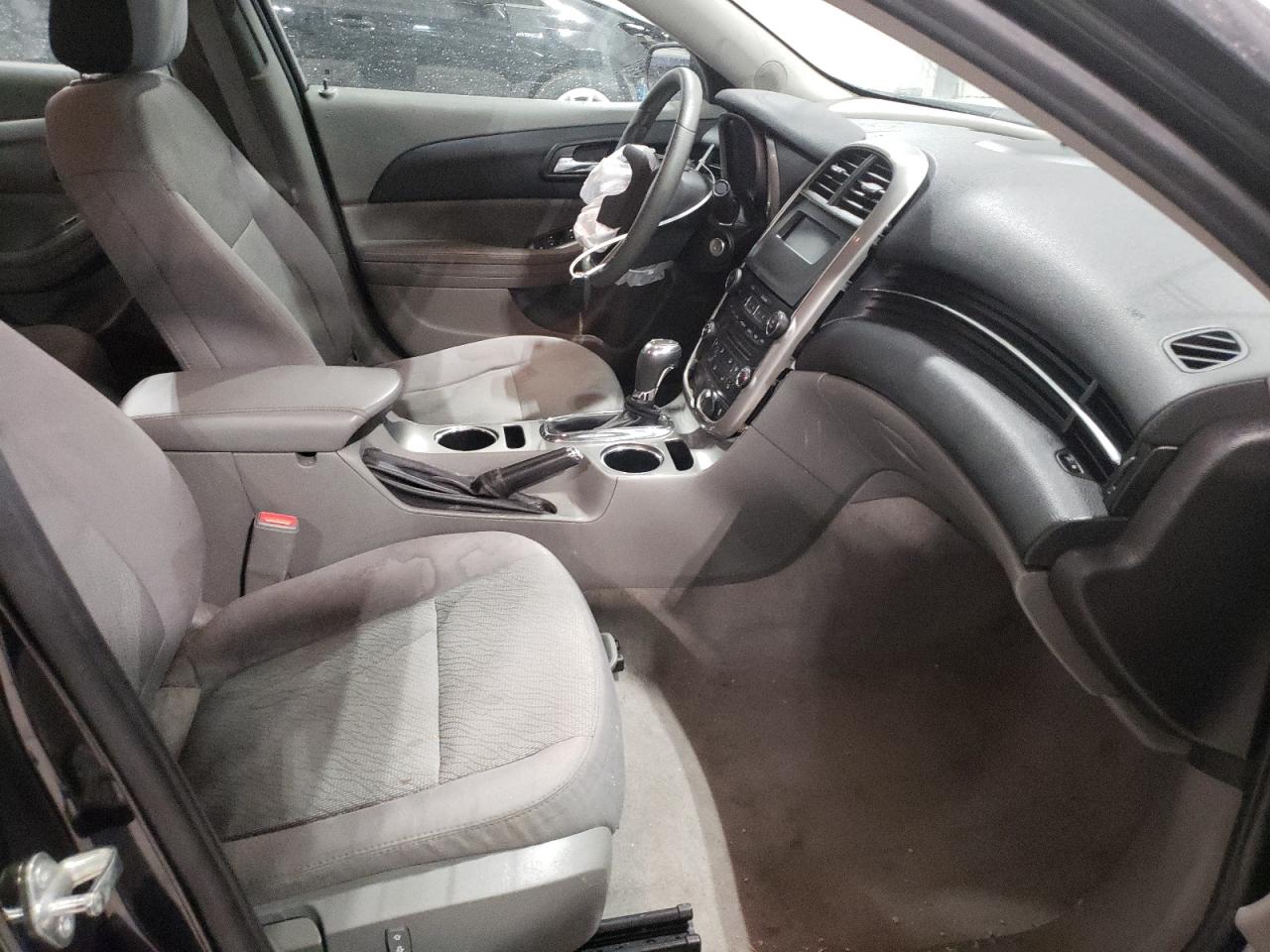 Photo 5 from auction – 2015 CHEVROLET MALIBU LS with VIN 1G11A5SL2FF145836