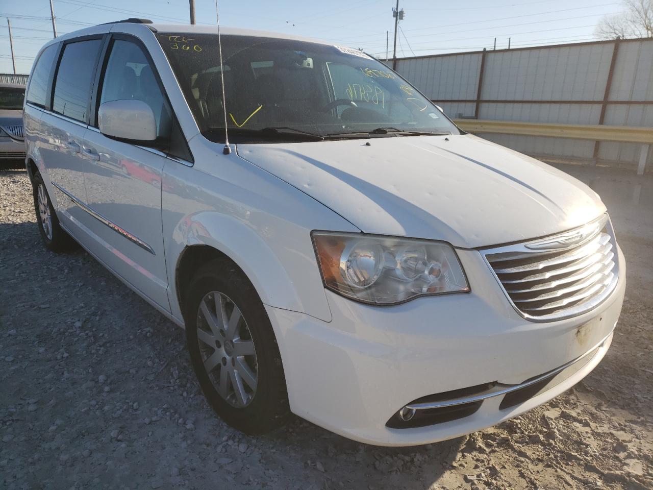 Photo 1 from auction – 2013 CHRYSLER TOWN & COU with VIN 2C4RC1BG4DR697067