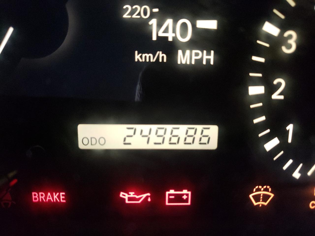 Photo 8 from auction – 2000 LEXUS RX 300 with VIN JT6GF10U3Y0074571
