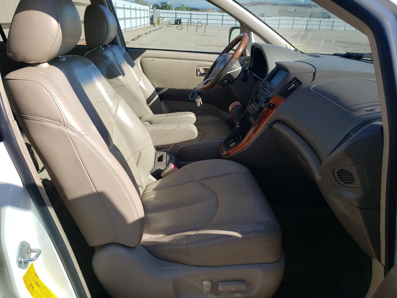Photo 5 from auction – 2001 LEXUS RX 300 with VIN JTJGF10U510104133