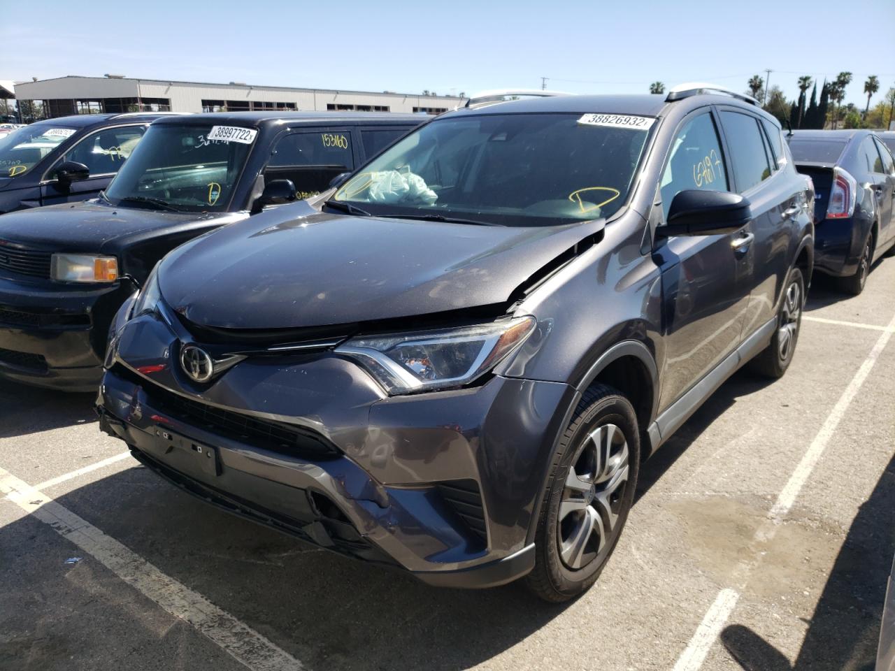 Photo 2 from auction – 2017 TOYOTA RAV4 LE with VIN 2T3BFREV5HW660266