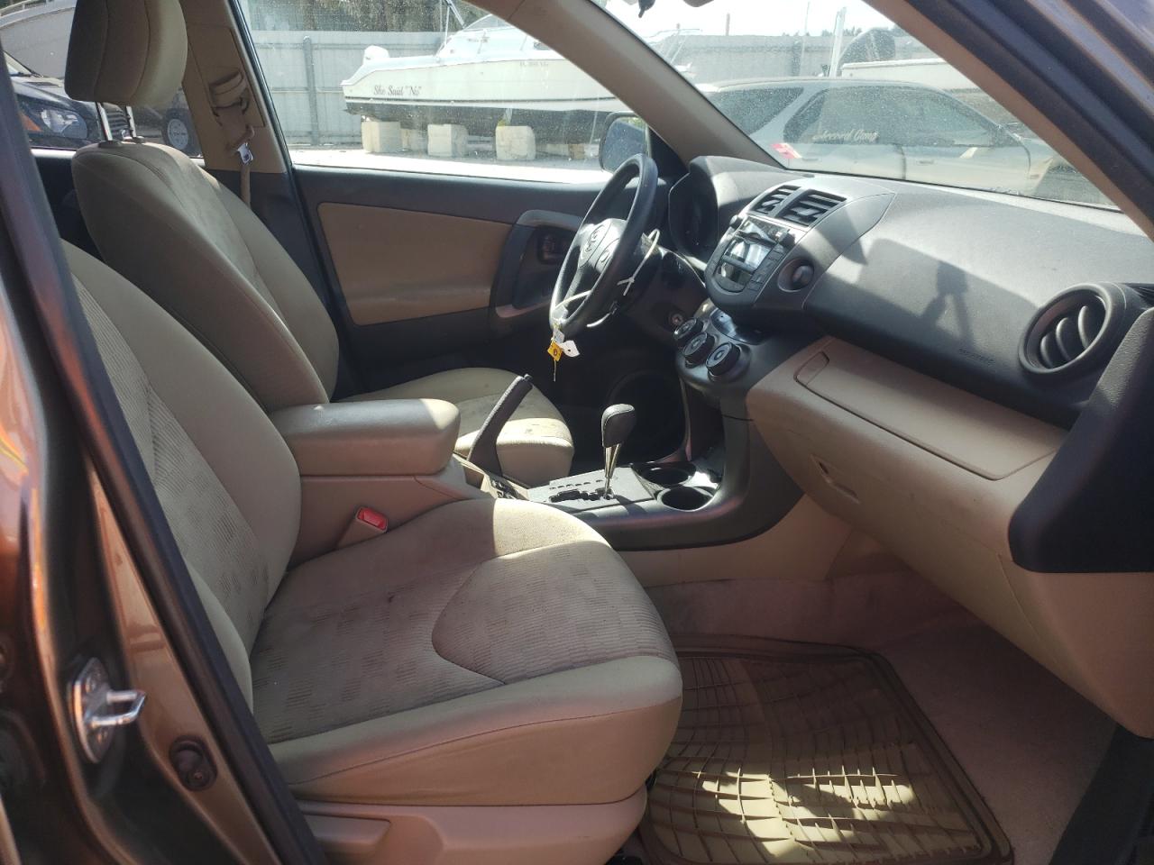 Photo 5 from auction – 2011 TOYOTA RAV4 with VIN 2T3ZF4DV4BW070781