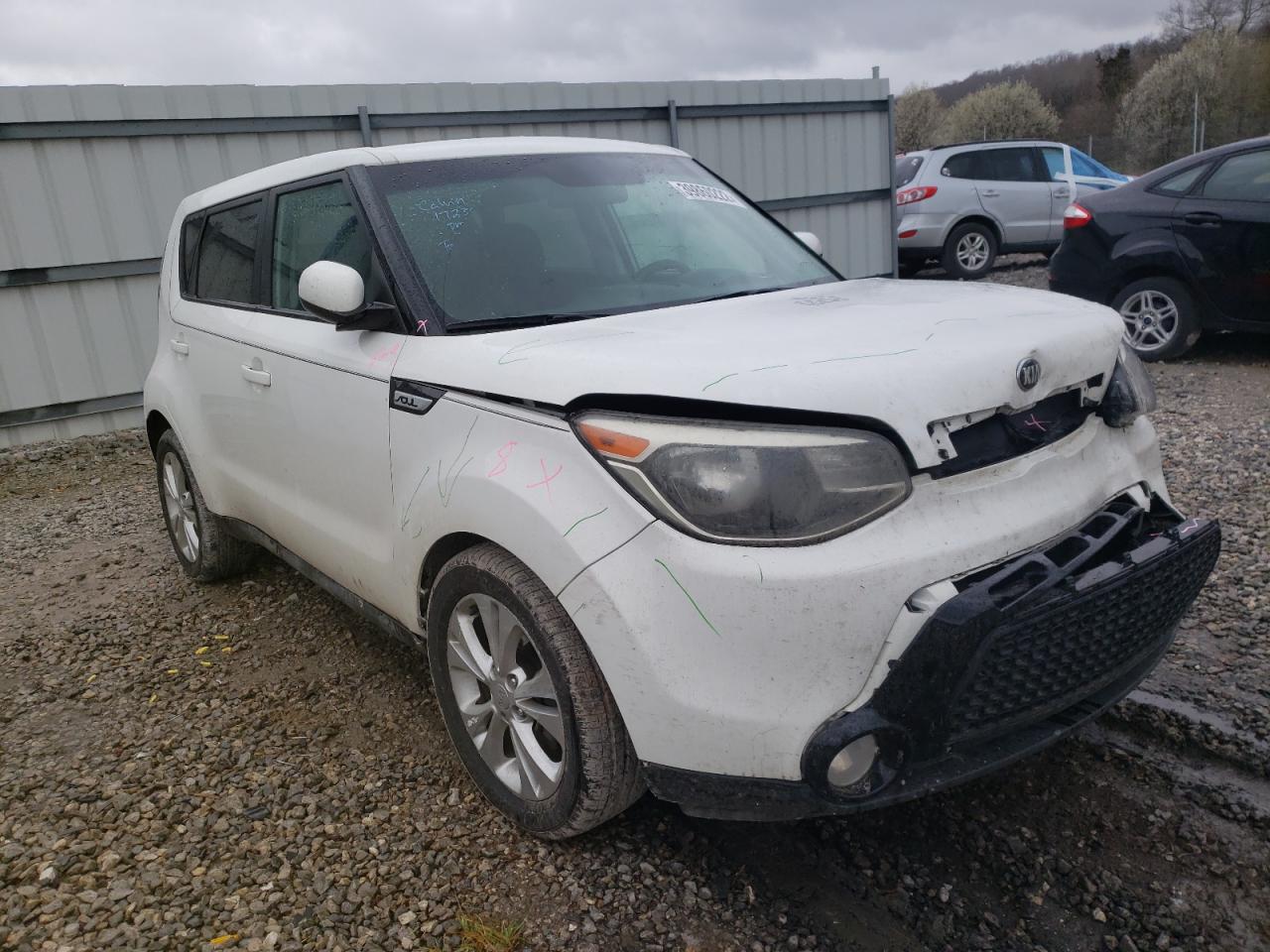 KIA SOUL + 2016 with VIN KNDJP3A51G7277317 - Photo from auction