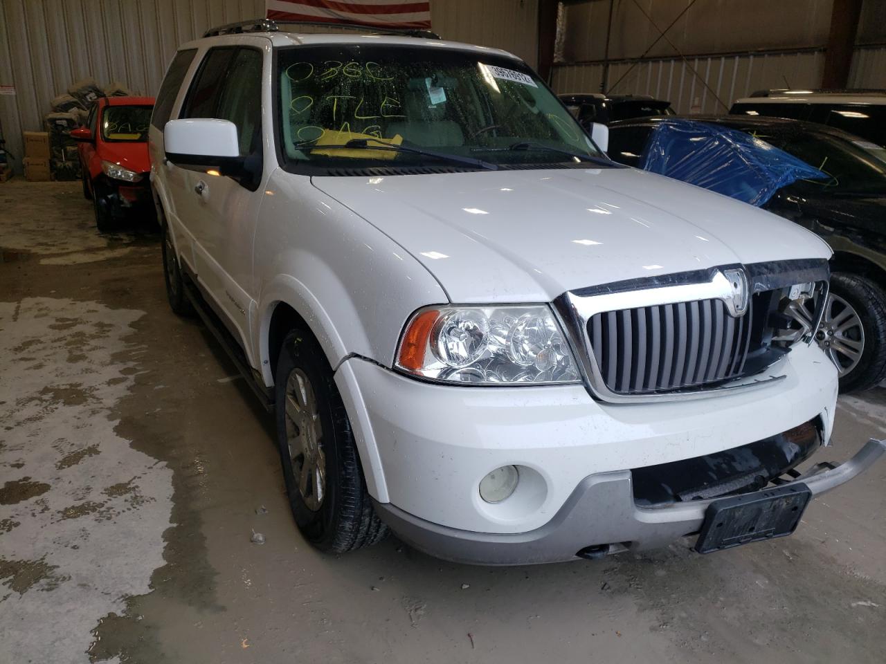LINCOLN NAVIGATOR 2003 with VIN 5LMFU28R23LJ22660 - Photo from auction