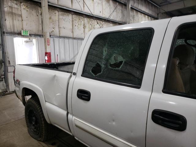 Photo 9 from auction – 2004 CHEVROLET SILVERADO with VIN 1GCGK23U34F252167