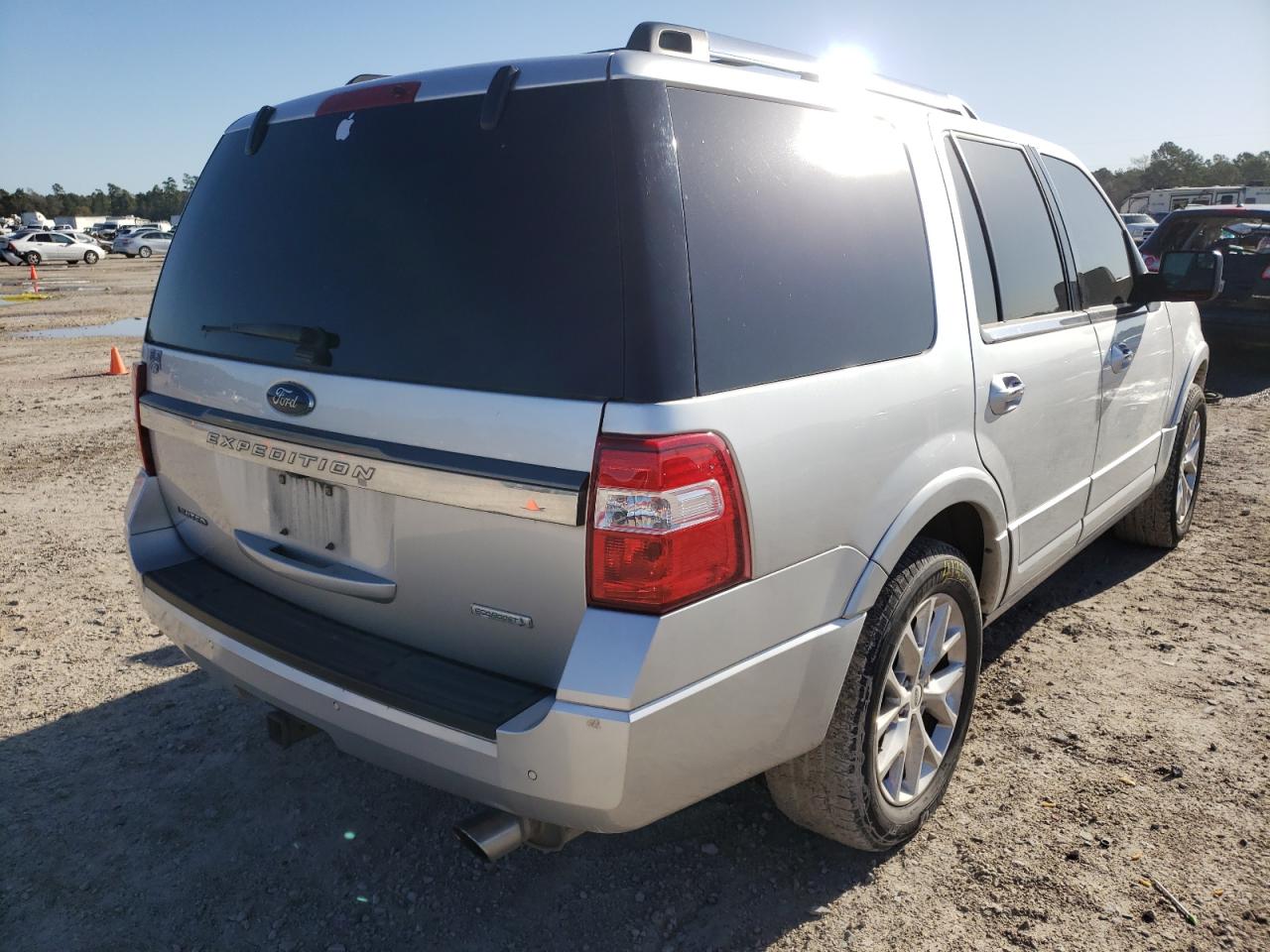 Zdjęcie 4 z aukcji – 2016 FORD EXPEDITION z VIN 1FMJU1KT8GEF44583