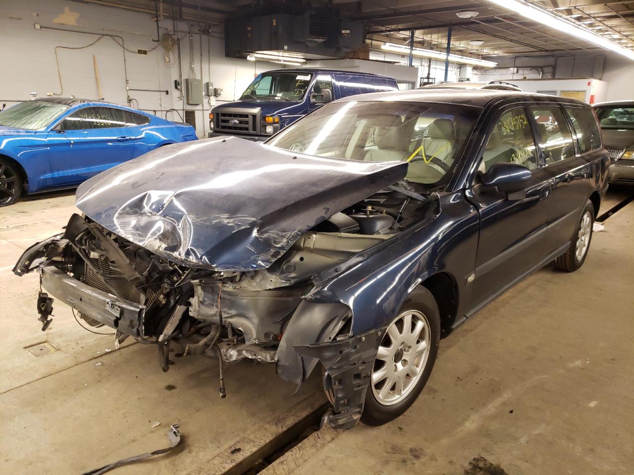 Photo 2 from auction – 2003 VOLVO V70 with VIN YV1SW61T632305296